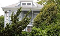 Great investment opportunity, in a prime location - just one block from the marina and a few blocks from the Vallejo Ferry Terminal. Victorian duplex with water views from upstairs. Live in one and rent the other!
Listing originally posted at http
