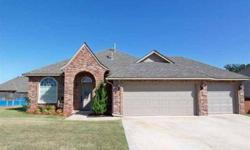 Beautiful home with stone fireplace, premium granite countertops, crown molding & spacious rooms! Lisa Mollman is showing 3401 Valley Hollow in Norman, OK which has 3 bedrooms / 2 bathroom and is available for $170000.00. Call us at (405) 210-8736 to