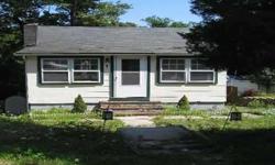 Cottage, two BEDROOMs, Oversized backyard, Lots Of Potential!
Jolie Powell is showing 1 Crane Neck Drive in SOUND BEACH, NY which has 2 bedrooms / 1 bathroom and is available for $170000.00. Call us at (631) 473-0420 to arrange a viewing.
Listing