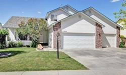 Great open floor plan with soaring ceilings and room to roam.
Jamie Carmouche is showing this 4 bedrooms / 3 bathroom property in Boise, ID. Call (208) 890-1052 to arrange a viewing.
Listing originally posted at http