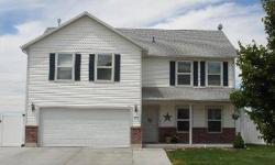 Yohu will fall in love with this darling Two Story home! Fresh interior paint, new kitchen countertop and flooring, kitchen pantry, snack bar, and semi formal dining area. Located right off the kitchen and garage is a convinent 1/2 bath and a separate