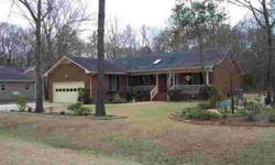 Well kept, one story brick home. Split bedroom plan. Large eat-in kitchen. Screened porch. Fireplace in great room. Open living - dining areas. Level 1/2 acre lot with private backyard.
Listing originally posted at http