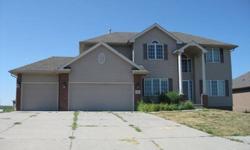 Great opportunity for a steal in Pine Creek! This home needs some love but it will make a great home for someone willing to put in some work to bring it back to its former glory! Don't wait for the before and after pictures of this one!! Gourmet-style