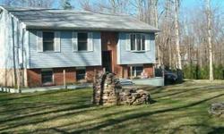 New Front Walkway. 3 bedroom home is located minutes from Big Boulder(ski)Jack Frost(ski)Pocono Raceway(Nascar)Beltszvill State Park,Penns Peak,(concerts)Split Rock Resort and Golf Club and I80 !!!This home is in good shape and has a total 2128 sq ft
