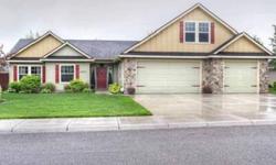 Beautiful custom built house in saddlebrook! Open floor plan with cathedral ceiling, fireplace and plant shelf in the living room.
Jamie Carmouche is showing this 3 bedrooms / 3 bathroom property in Star, ID. Call (208) 890-1052 to arrange a viewing.