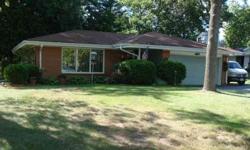 Well maintained all brick ranch is conveniently located in the heart of thiensville .
Jerry Grosenick has this 3 bedrooms / 1 bathroom property available at 507 Park Crest Drive in Thiensville, WI for $189000.00.
Listing originally posted at http