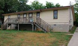 3 DUPLEXES IN POCAHONTAS, AR. UNITS IN GOOD CONDITION WITH GREAT LOCATION. ALL UNITS FULL WITH SEASONED TENANTS. ANNUAL INCOME