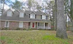 This is a brick home on a cul-de-sac with a oversized backyard in desirable ashborough.
Kim Boerman is showing this 4 bedrooms / 2.5 bathroom property in SUMMERVILLE, SC. Call (843) 452-0688 to arrange a viewing.
Listing originally posted at http