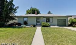 ''Sweeeet'' Great house, Great Location, Great investment...This pristine home is a Great Opportunity. Walk to Washinton Park, enjoy quiet neighborhood and great neighbors. One of Wenatchee's primo locations.
Listing originally posted at http