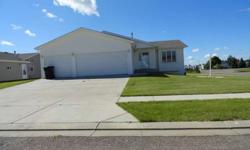 three Beds, 2 bathrooms home with a triple garage. Nice location. Needs some TLC. The lower 2 story are not finished.Jane Thoele has this 3 bedrooms / 2 bathroom property available at 4977 Fairfax Loop in BISMARCK, ND for $197900.00. Please call (701)