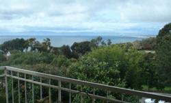 This 4 beds three bathrooms home with "queen's necklace" ocean views of the santa monica bay all the way to point dume is just steps to the malaga cove plaza. Ron Werner, DRE # 00705989 & 00822412 is showing 537 Via Del Monte in PALOS VERDES PENINSULA, CA