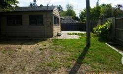 WELCOME HOME! Great opportunity to own your own piece of Lodi. Minutes walk from Lodi Lake, or Lakewood Elementary School. Turn this potential loaded gem into your own dream home! What are you waiting for, view today!
Listing originally posted at http