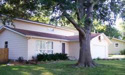 Wonderful 4 beds, two bathrooms home in nice area with mature trees.
This Manhattan, KS property is 4 bedrooms / 2 bathroom for $224000.00.
Listing originally posted at http