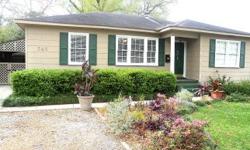 Cute 3/2 cottage in Capital Heights neighborhood in the mid-city area of Baton Rouge. Custom details throughout, NEW roof to be installed within the month and located right in the middle of a thriving arts/shopping/restaurant community! Minutes away from