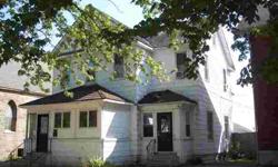 What a great investment! Will return its money in 5-6 years! This nearly 3000 square foot building is home to 3 one bedroom apartments and 6 upstairs efficiency rooms that are rented weekly...always filled and folks on waiting list. Hurry buy now!Listing