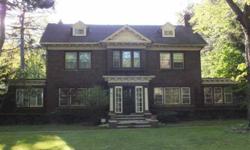 Needs love and longs be restored to it's magnificence!buyer to assume all city of shaker hts pos violations. Amanda Pohlman is showing 2699 Endicott Road Road in Shaker Heights which has 7 bedrooms / 4.5 bathroom and is available for $225000.00. Call us