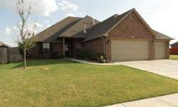 Great home in Edmond located by a great school. You will love this open floor plan with a breakfast bar, stainless steel appliances and granite in the kitchen, the master bedroom is huge with an xlarge closet. The spare bedrooms also have large closets