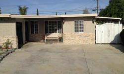 Beautiful home in Chino with a pool! STANDARD sale, no waiting on banks!
Listing originally posted at http