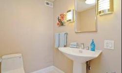 Massive, gorgeous, just-renov 1 bedrooms, 1 1/two bathrooms duplex in prime gold coast loc! Clare Spartz is showing this 1 bedrooms / 1.5 bathroom property in Chicago, IL. Call (312) 264-1285 to arrange a viewing. Listing originally posted at http