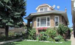 PORTAGE PARK CHARMING OCTAGONAL BUNGALOW, METICULOUSLY KEPT WITH 3 LEVELS OF LIVING. 1ST FLOOR FEATURES 2 BED, 1 BATH, BRIGHT LIV. RM, FORMAL DINIGN RM & KITCHEN. SECOND FLR. & BASEMENT FEATURES 2 BED, 1 BATH, LIV. RM & KITCHEN. SEPERATE ELECTRIC. NEW