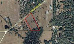 Old Florida Charm at it's best. Build your dream home here! 5 acres of lush land with horses allowed. Located in beautiful country setting, not far from town center. Don't let this deal pass you buy...get your offer in today! Bank of America