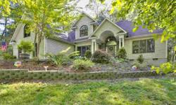 Immaculate home nestled in a quiet wooded neighborhood conveniently located to Asheville and Hendersonville NC. National forest with hiking, biking, fishing opportunities is within easy reach as well as the scenic vistas of the Blue Ridge Parkway. This