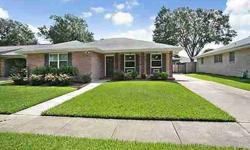 Large living and dining space w/ french doors that open up to the den. Robyn Schnadelbach has this 4 bedrooms / 2.5 bathroom property available at 3205 Ridgeway Dr in METAIRIE, LA for $255000.00. Please call (504) 452-7789 to arrange a viewing.Listing