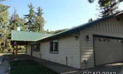 Darling well kept 1800sf home, 3/2, metal roof, vaulted wood ceilings, birch cabinets, gas cooktop, eat in area, nice size bathrooms, very good condition. Detached shop needs finish work. Nice setting and great views.Listing originally posted at http