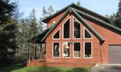 Your McCall getaway in the woods in popular Payette River Subdivision. Vaulted great room, pine tongue and groove ceilings, a wall of windows for natural light. Standalone propane stove. Maple cabinetry, plate rack and built in hutch in the dining room