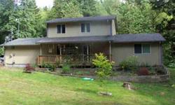You will quickly fall in love with your new country home. Nestled in the outskirts of Oregon City this property is only minutes away from Portland. Spacious home makes a comfortable environment for family living and entertaining. Spacious master suite has