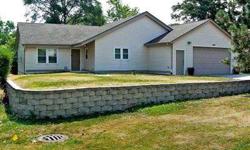 This is a custom ranch built for easy wheel chair access and also welcomes comfortable family use. Laura and Larry Swinden is showing this 3 bedrooms / 2 bathroom property in Mundelein, IL. Call (847) 557-8540 to arrange a viewing. Listing originally