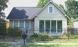 What a Lovely Refurbished and Updated Cottage in the Garden District. Cycle or walk to City Park or the Oak-Lined streets of this Popular Old Baton Rouge Neighborhood. The location has easy access to the Interstate and is convenient to Downtown and LSU.