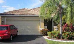 Beautiful and comfortable 3/2 villa in desirable Savanna, tile ceramic floor, laminate in bedrooms. Upgraded kitchen w/wood cabinets and granite countertop, s/s appliances in perfect condition. Enjoy Savanna's clubhouse and pools. Excellent location. Near