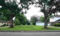 HERE'S YOUR RARE OPPORTUNITY TO BUILD A NEW HOME IN CLEAR LAKE CITY. SUBDIVISION LOT WITH BEAUTIFUL SHADE TREES IS 8520 SQUARE FEET PER THE HARRIS COUNTY APPRAISAL DISTRICT. EXISTING SIDEWALK, AS WELL AS THE DRIVEWAY AND DETACHED GARAGE. BEING SOLD AS