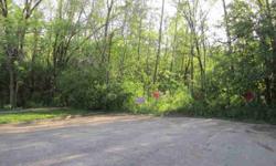 Nice size wooded lot located on the end of a quiet cul de sac. Bring your plans and your ideas and build the home of your dreams.Taxes 2011 = $ 634.00
Listing originally posted at http