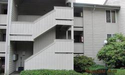 2 bed, 1.5 bath, 1008 sq ft condo on the 2nd floor. Updated bathrooms and Pergo flooring in kitchen, eating area and hallway. Washer & dryer hookup. Nice deck overlooks valley. Located close to downtown Renton, I-405, parks and walking areas.
Listing