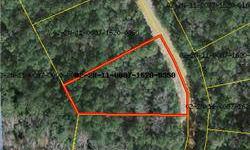 Great building lot in the unique community of Compass Lake in the Hills located in Jackson County, Florida. Low HOA dues of $135/year gives access to Lodge with swimming pool, cabin rentals, RV spaces, boat rentals, and more. Peaceful, quiet lifestyle