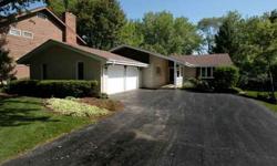 Amazing views and sloping access to lake lomond captivate the buyer on entry.
Laura & Larry Swinden is showing this 4 bedrooms / 2 bathroom property in MUNDELEIN, IL. Call (847) 557-8540 to arrange a viewing.
Listing originally posted at http