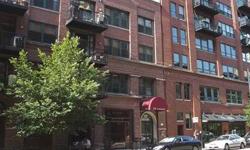 Move-in condition, spacious 2/2 timber loft in prime River North location. Sunny corner unit features southern exposure and large balcony with preferred stainless steel, granite, and HW upgrades. Features separate DR in addition to the large LR and big