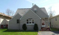 Adorable 2 bedroom cape cod! This home shows well and has lots of character. It has an updated kitchen and a spacious living room. Enjoy the large deck this summer. #137-125282
Listing originally posted at http