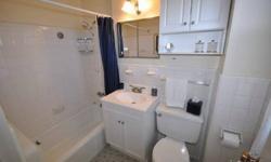 This two beds, two bathrooms cooperative offers sunny western exposures and lots of privacy.
Barry Kramer has this 2 bedrooms / 2 bathroom property available at 250 Garth Road #7d3 in Scarsdale, NY for $330000.00. Please call (914) 725-4020 to arrange a