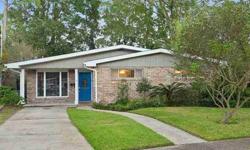 Don't let me catch you by surprise! Take a look at this up-to-date beauty on a peaceful cul de sac in old metairie. Dana Guggenheim Bennett is showing this 4 bedrooms / 2 bathroom property in METAIRIE. Call (504) 468-7224 to arrange a viewing.