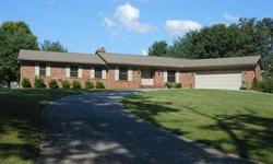 Beautiful all brick ranch in prestigious heritage hills.
Vicki Everbach is showing this 3 bedrooms / 2.5 bathroom property in Maryville, TN. Call (865) 983-0011 to arrange a viewing.
Listing originally posted at http