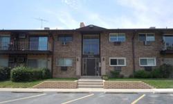 Spacious 2 beds, one bathrooms move in ready condominium unit.
Helen Oliveri is showing 828 E Old Willow Rd 214 in Prospect Heights, IL which has 2 bedrooms / 1 bathroom and is available for $34900.00.
Listing originally posted at http