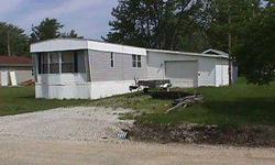 2 bedroom 2 bath mobile home on 2 lots with easement to Lake Bruce.
Listing originally posted at http