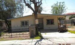 1 bed/1 bath home with newer stove and kitchen cabinets. Close to the 101 freeway and Cardinals Stadium.
Listing originally posted at http