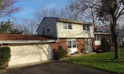 large 4 bedroom split on nearly 1/2 acre walking distance to nyc bus! hardwood floor under most carpet. 2 car garage! Very retro!
Listing originally posted at http