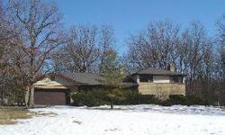 Beautiful property in choice location. 4 beds, two bathrooms. This Lincolnshire, IL property is 4 bedrooms / 2 bathroom for $369000.00.Listing originally posted at http