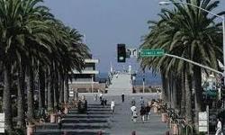 Condo, 5 blocks from the beach in Hermosa Beach.Walk to pier and sand.