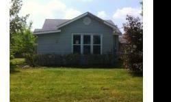 Karen Tanner | The Bonwell Tanner Group | (317) 222-1304
1191 W 300 N, Tipton, IN 3 Bedroom, 2 Bath home North of Tipton! 2BR/2BA Single Family House offered at $36,900 Year Built 1900 Sq Footage 1,050 Bedrooms 2 Bathrooms 2 full, 0 partial Floors 1
